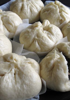 A picture of Nikuman (Steamed Pork Buns).