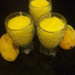 A picture of Mango yoghurt smoothie.