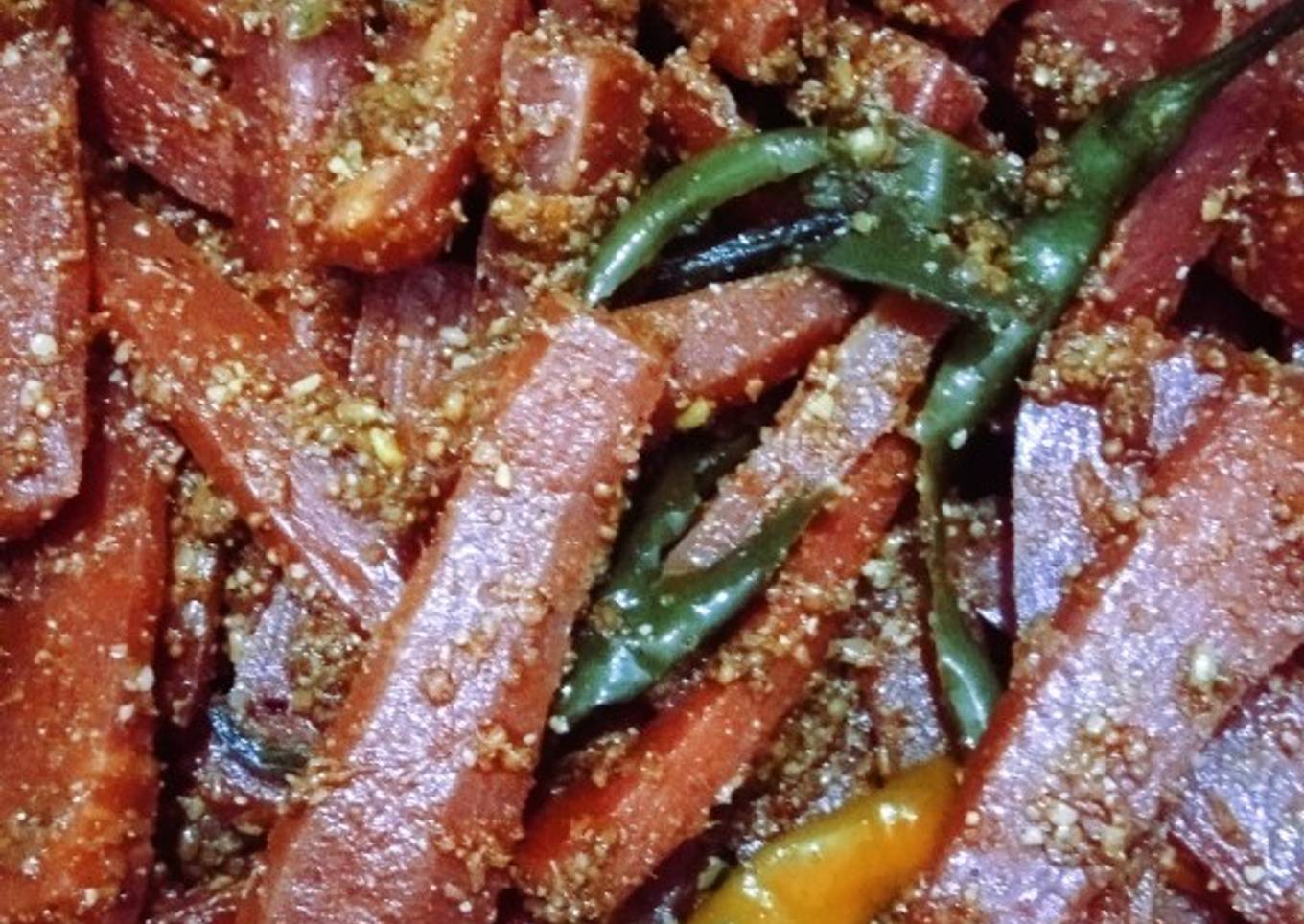 Instant carrot and green chilli pickle