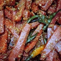 A picture of Instant carrot and green chilli pickle.