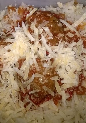 Una foto de Albóndigas de carne con arroz