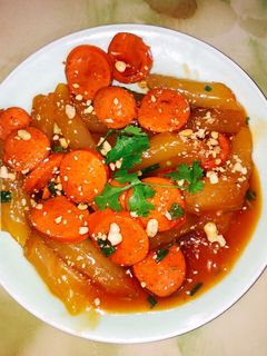 Hình của món Bánh gạo cay, phiên bản COVID.