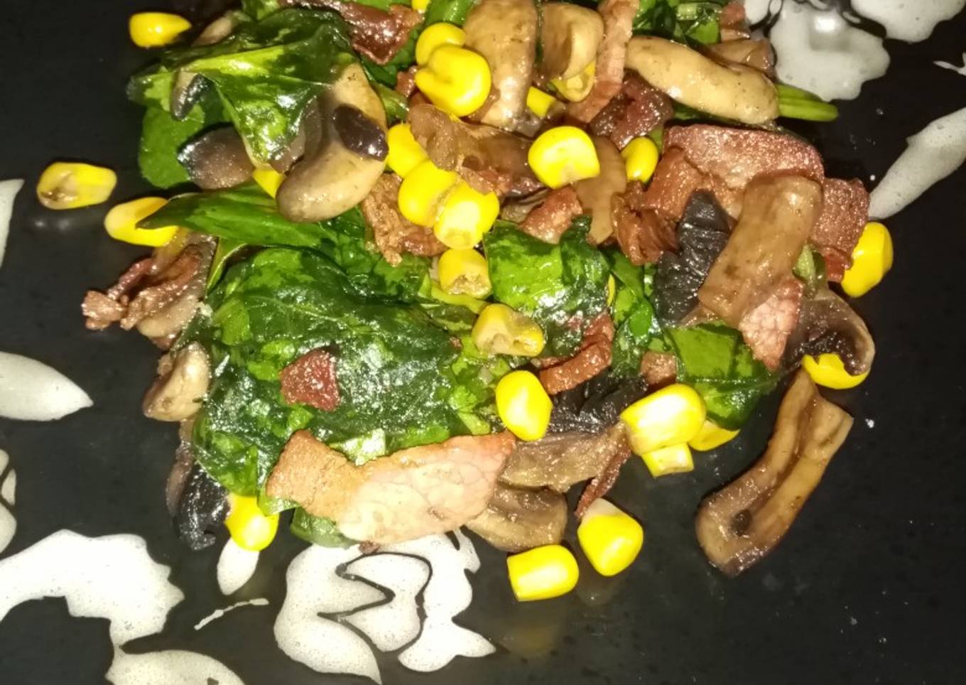 Ensalada de espinaca con tocino