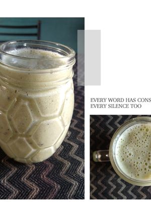 Una foto de Licuado de kiwi y manzana.