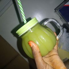A picture of Lemonade.