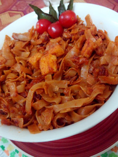 A picture of Kuey teow goreng (chinese food).