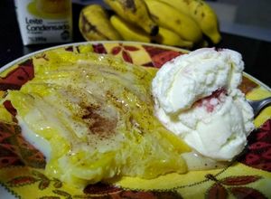 Foto de Banana Quente Com Sorvete