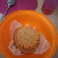 A picture of Egg flour fried.