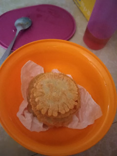 A picture of Egg flour fried.