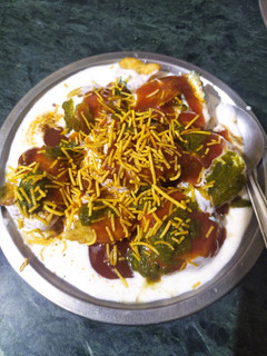 दही वड़ा (Dahi vada recipe in Hindi) रेसिपी मुख्य फोटो