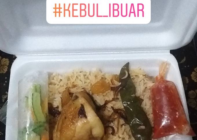 Nasi kebuli ayam (sikebul)