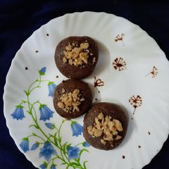A picture of Jowar cookies.