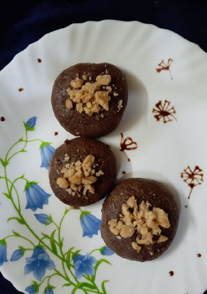 A picture of Jowar cookies.