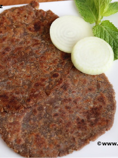 A picture of Ragi Jowar Pyaz Pudina Ki Roti.