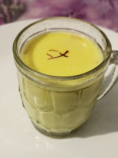 हल्दी वाला दूध (Haldi wala Doodh recipe in hindi) रेसिपी मुख्य फोटो