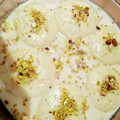 A picture of Rasmalai.