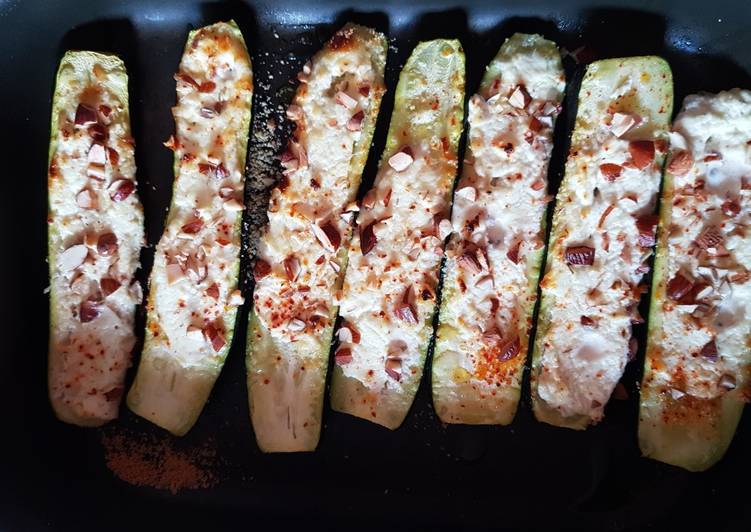 Courgettes farcies chèvre amandes