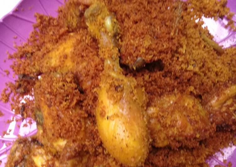 Ayam goreng kelapa