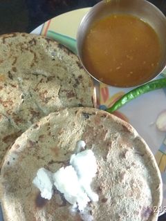 અડદની દાળ અને રોટલો રેસીપી મુખ્ય ફોટો