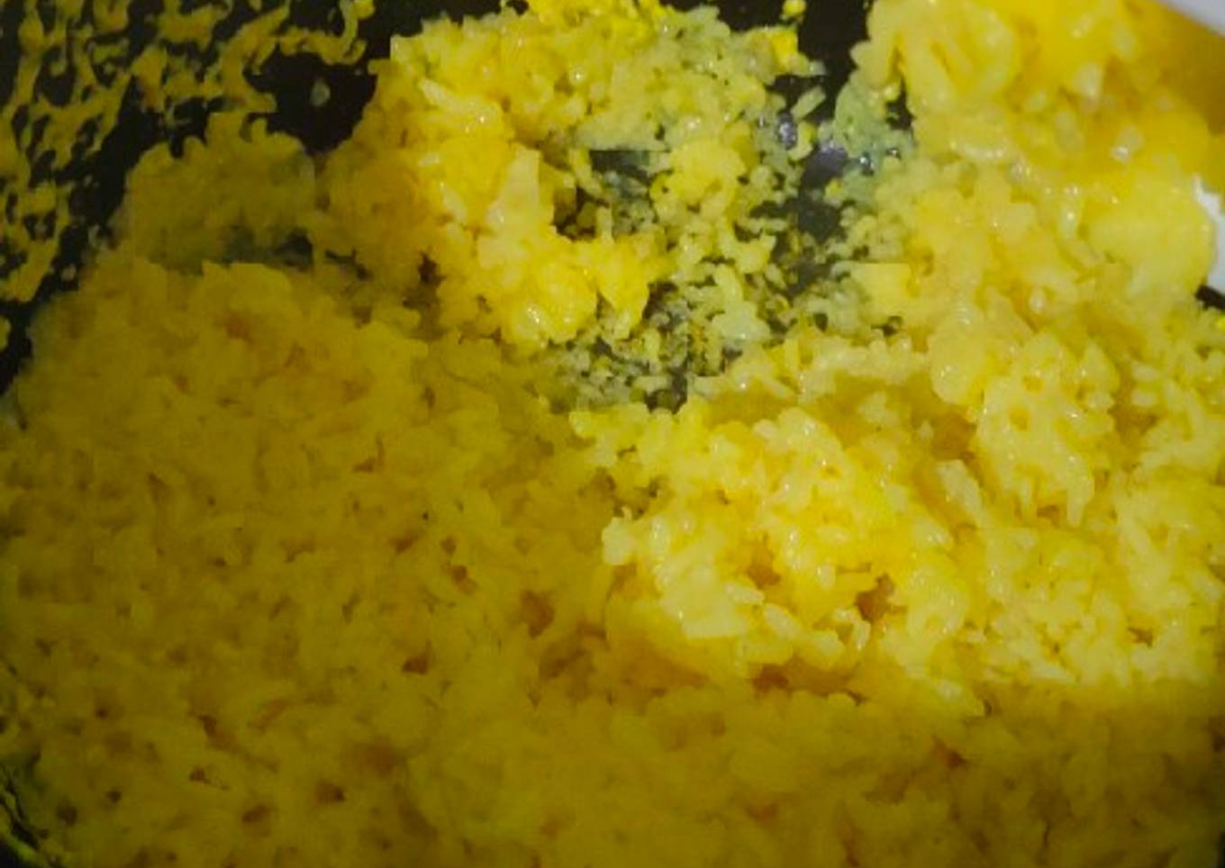 Nasi kuning sederhana (nasi kuning rice cooker ala anak kosan)