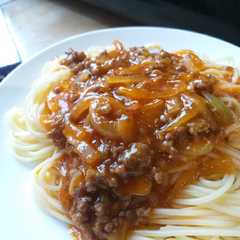 Spaghetti Bolognese রেসিপির প্রধান ছবি