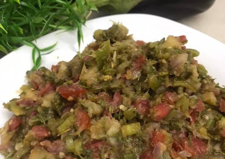 سلطة الباذنجان الحاره