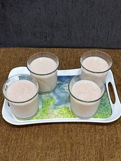ચીકુ મિલ્ક શેક (Chikoo Milk Shake Recipe In Gujarati) રેસીપી મુખ્ય ફોટો