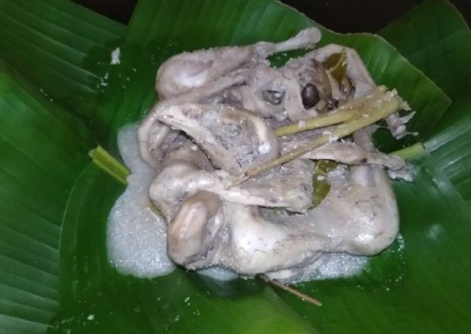 Ingkung gurih ayam kampung jawa