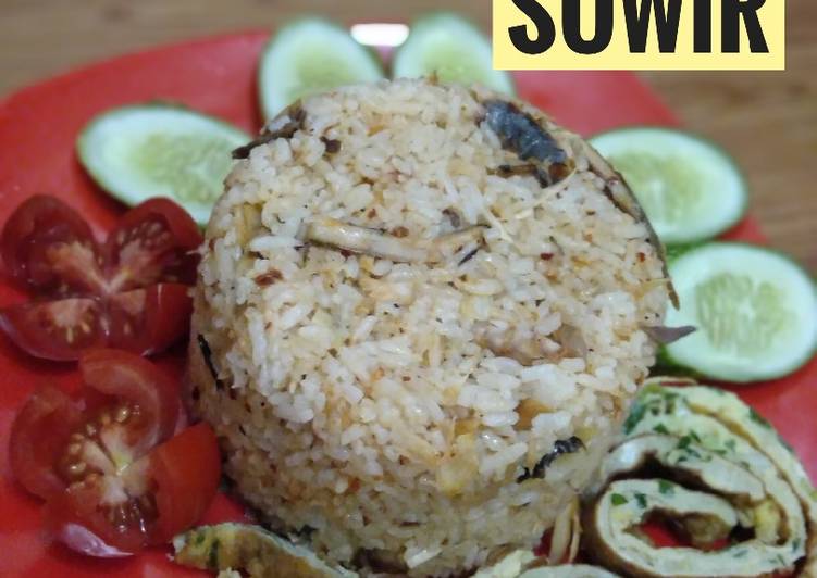 Langkah Mudah untuk Menyiapkan Nasi Goreng Tongkol Suwir yang Bikin Ngiler