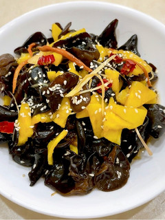 鳳梨涼拌木耳(素) 的食譜成品照片