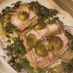 A picture of Parchment Pouch Cilantro Lime Salmon.