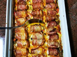 Foto de Rolinho de peito de frango com queijo e bacon