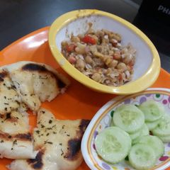 A picture of Kulche chole.
