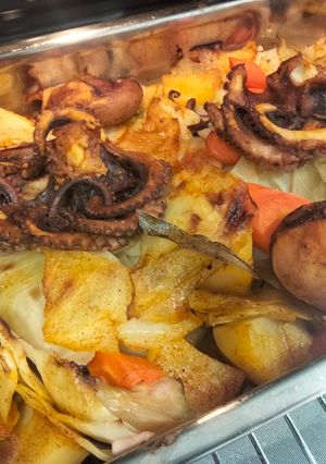 Una foto de Pulpo al horno con col