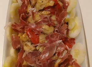 Foto principal de Ensalada tibia con tostadas, berenjena y jamón de Teruel