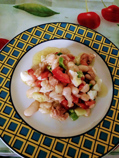 Una foto de Ensalada de alubias blancas