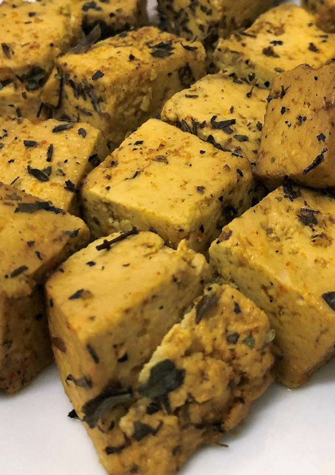 Una foto de Tofu marinado estilo Marroquí
