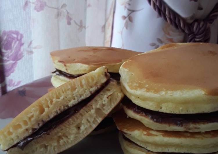 Dorayaki isi coklat