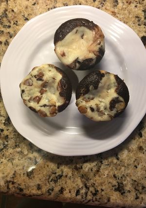 A picture of Black Bottom Cheese Cake Cupcakes.