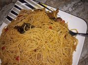 A picture of dry pepper with crayfish