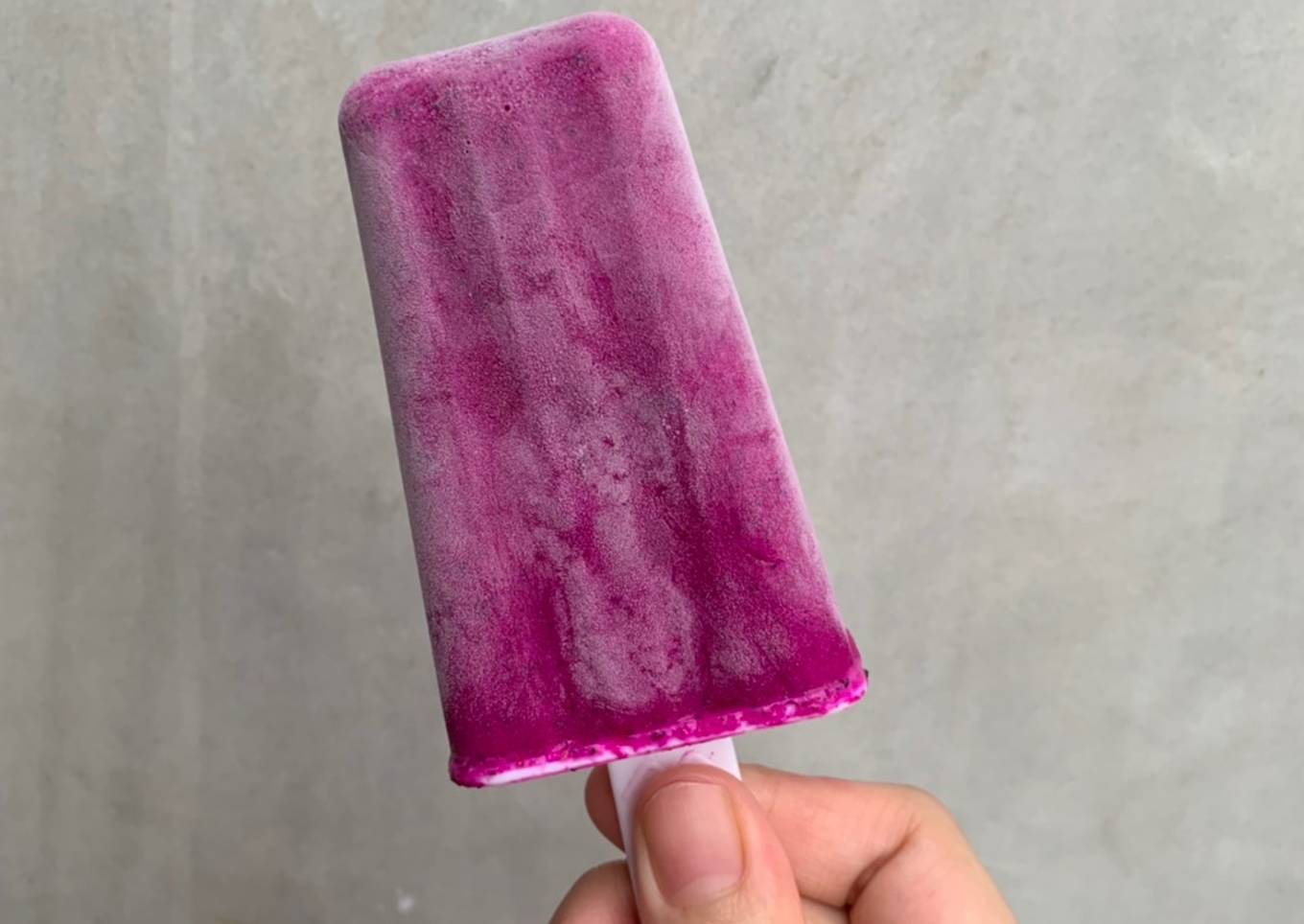 Pitaya bananas popsicles