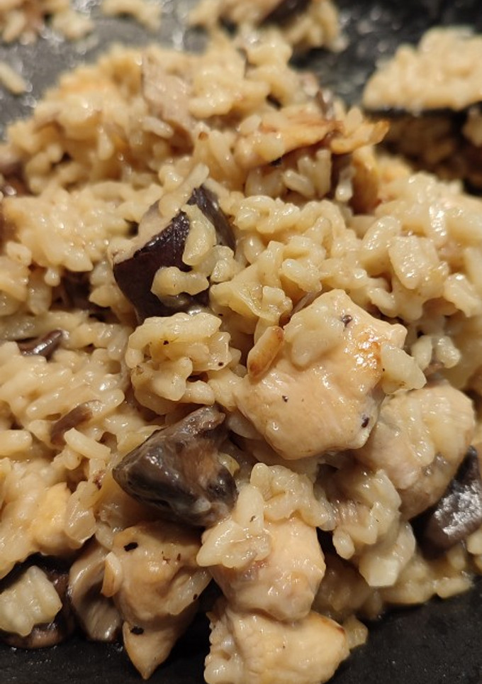 Una foto de Risotto setas y pollo 🍄