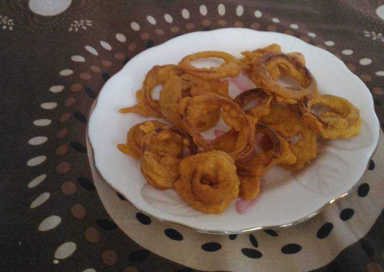 Steps to Prepare Award-winning Crispy onion rings