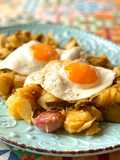 Patatas al montón con pimientos y huevo - versión más sana