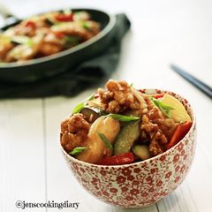 A picture of Sweet and Sour Chicken.