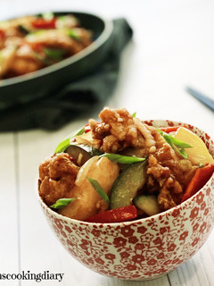 A picture of Sweet and Sour Chicken.