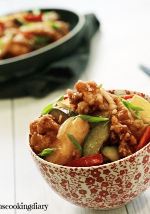 A picture of Sweet and Sour Chicken.
