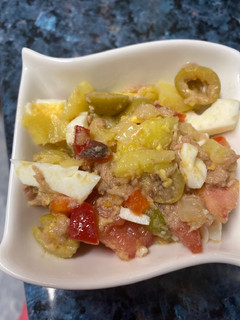 Una foto de Ensalada campera con vinagreta de pimientos