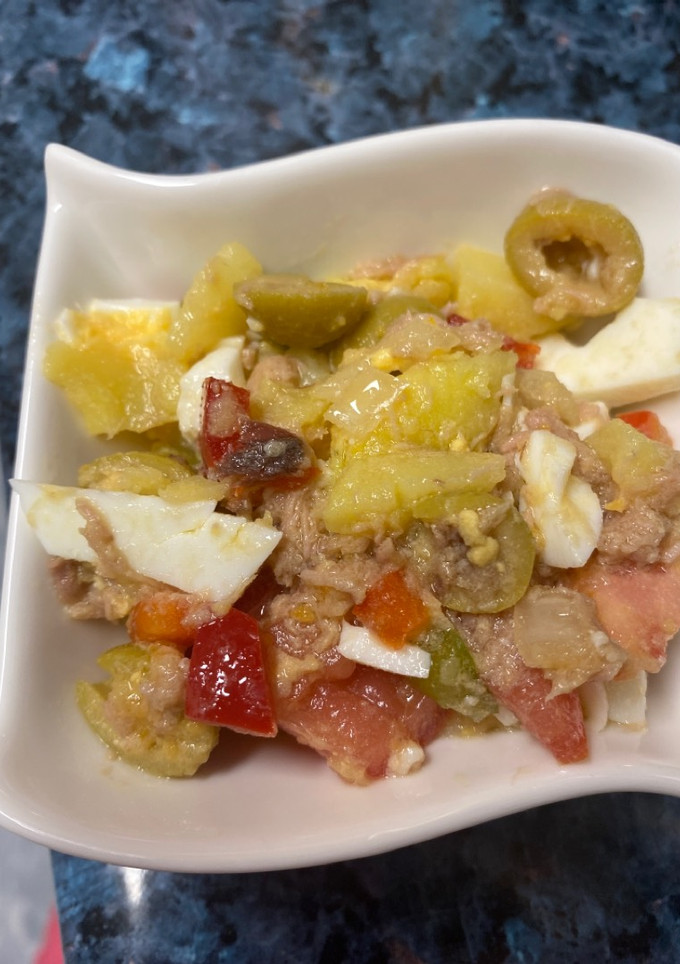 Foto principal de Ensalada campera con vinagreta de pimientos