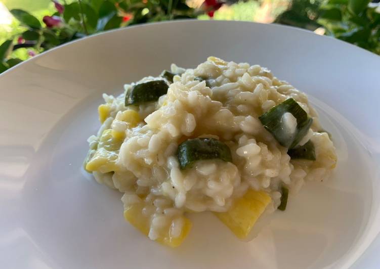 Risotto alle zucchine gialle e verdi